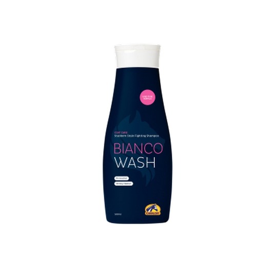 Cavalor Bianco Wash 500ml. Um gründlich Flecken und Schmutz aus dem Fell zu entfernen.