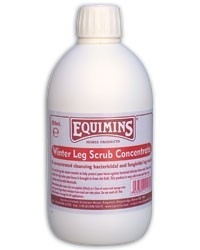 Equimins Winter Leg Scrub 1Ltr.. Concentré anti-bactérien et anti-fongique liquide pour les jambes.