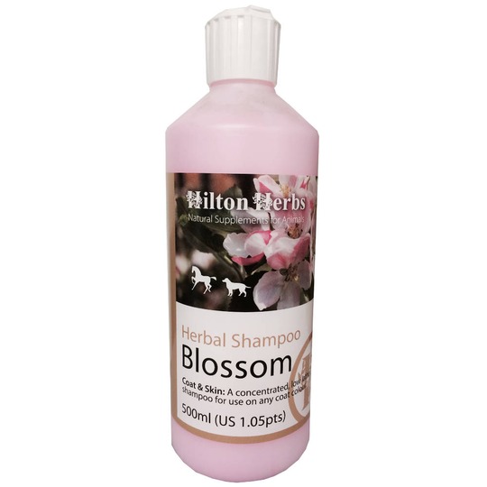 Hilton Blossom Shampoo 200ml. Rosa Shampoo mit einem attraktiven Duft, für Pferde und Hunde.