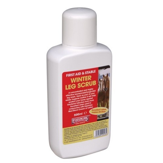 Equimins Winter Leg Scrub.. Concentré anti-bactérien et anti-fongique liquide pour les jambes.