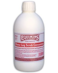 Equimins Winter Leg Scrub 500ml.. Concentré anti-bactérien et anti-fongique liquide pour les jambes.