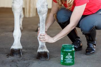 Farnam Cool Pack Green Jelly 1.89Ltr.   Original grünes Kühlgel gegen Steifheit und Schmerzen.