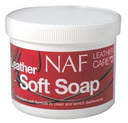 NAF Leather Soft Soap 450gr. Zachte lederzeep op basis van glycerine en natuurlijke oliën.