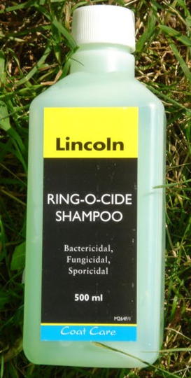 Lincoln Ring-O-Cide shampoo 500ml. Ter bestrijding van huidziekten, ringschurft en schimmels.